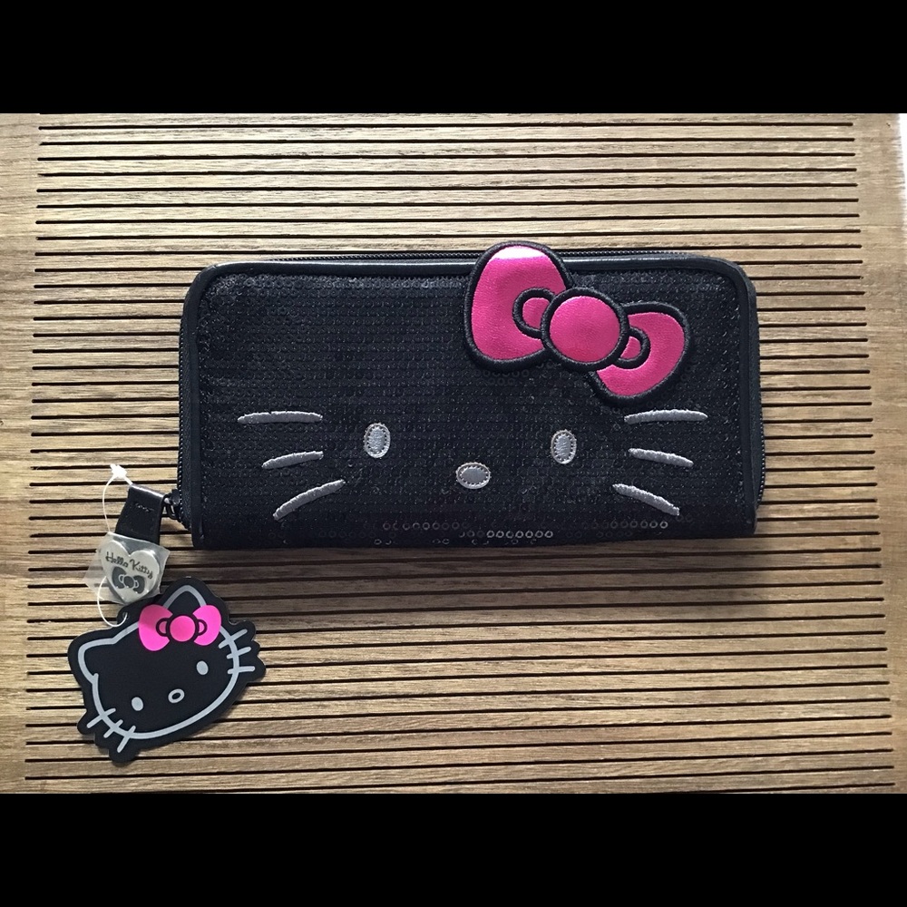 Hello Kitty zipper wallet